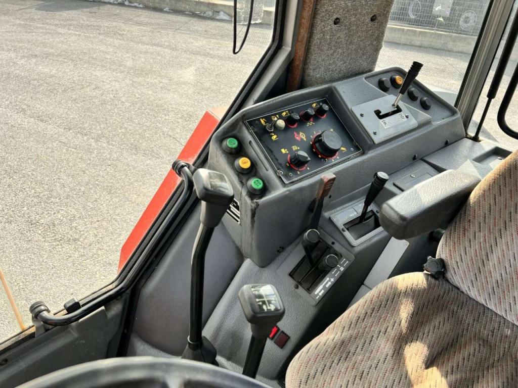 Massey Ferguson MF3655 4X4 Photo 6
