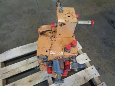 Distributeur hydraulique pour Case WX 170 en vente par PRV Ricambi Srl