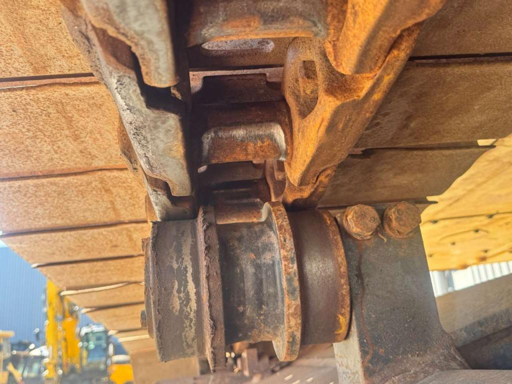 Komatsu PC360LC-11E0 Photo 23