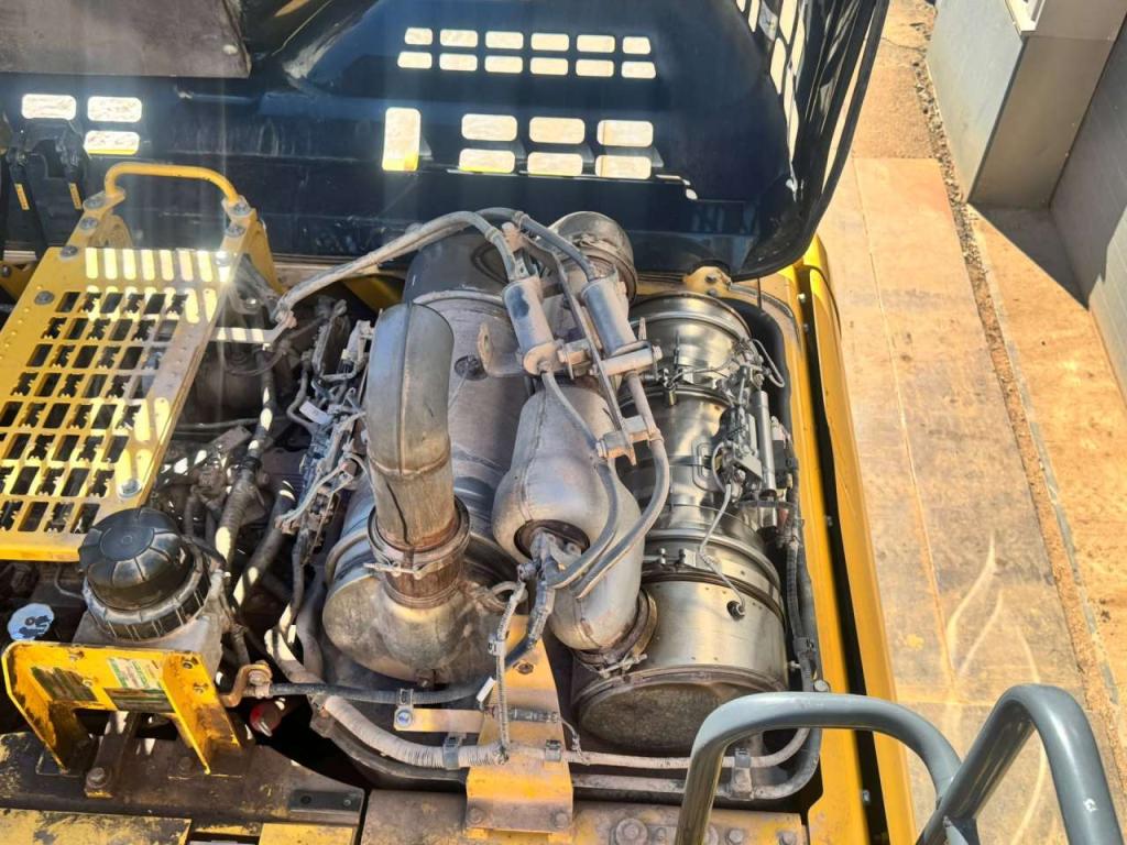 Komatsu PC360LC-11E0 Photo 29