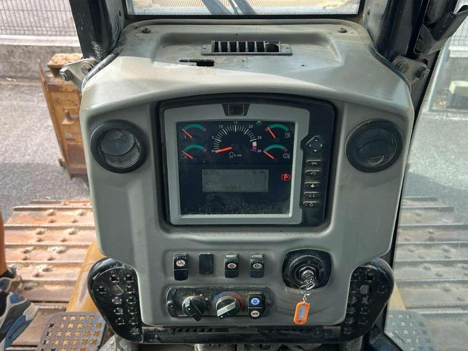 Caterpillar D6N Photo 3