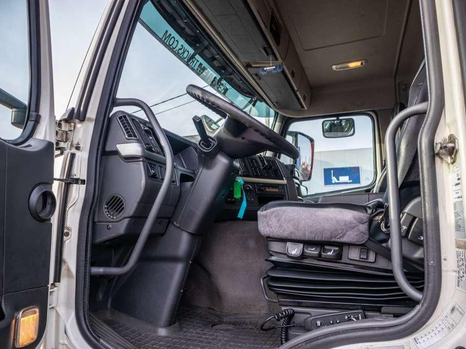 Volvo FM330-6x2-10 pneus/tires-intarder Photo 10