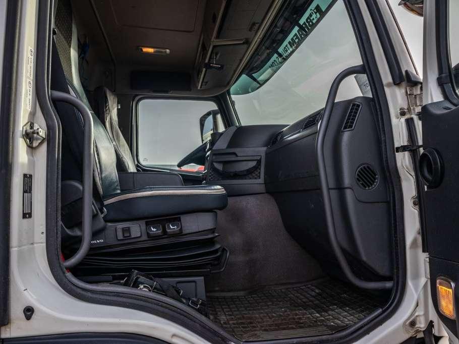 Volvo FM330-6x2-10 pneus/tires-intarder Photo 13