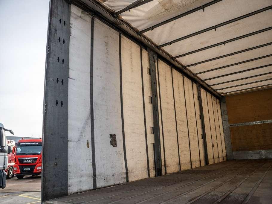 Volvo FM330-6x2-10 pneus/tires-intarder Photo 7