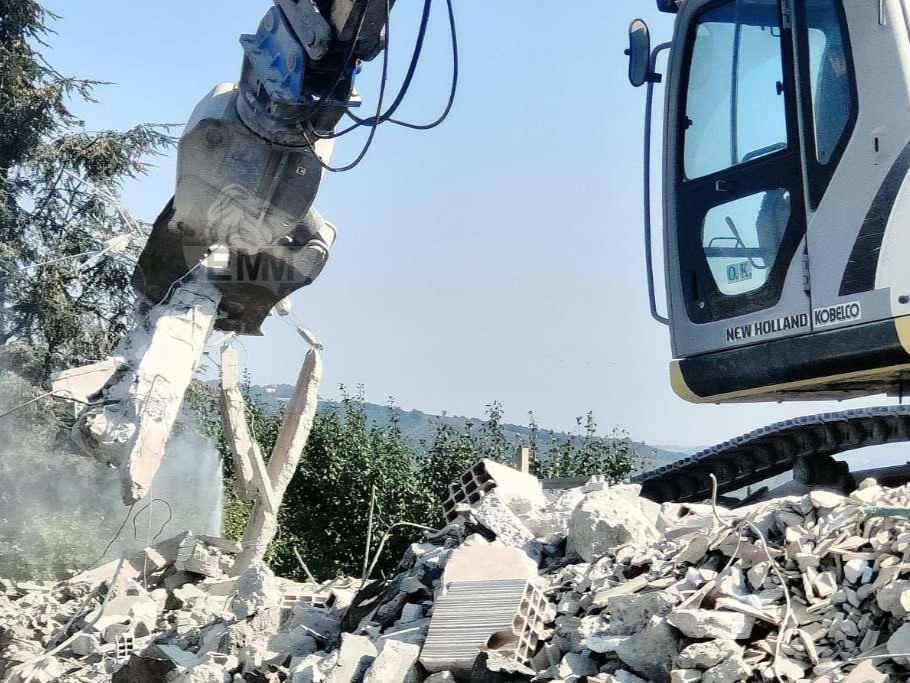 EMM Pinza da demolizione escavatore 130/190 q.li Photo 1