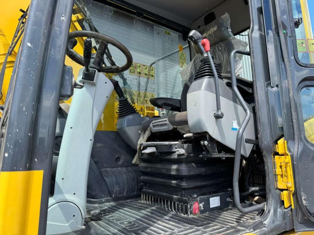 Komatsu PW180-11 Photo 28