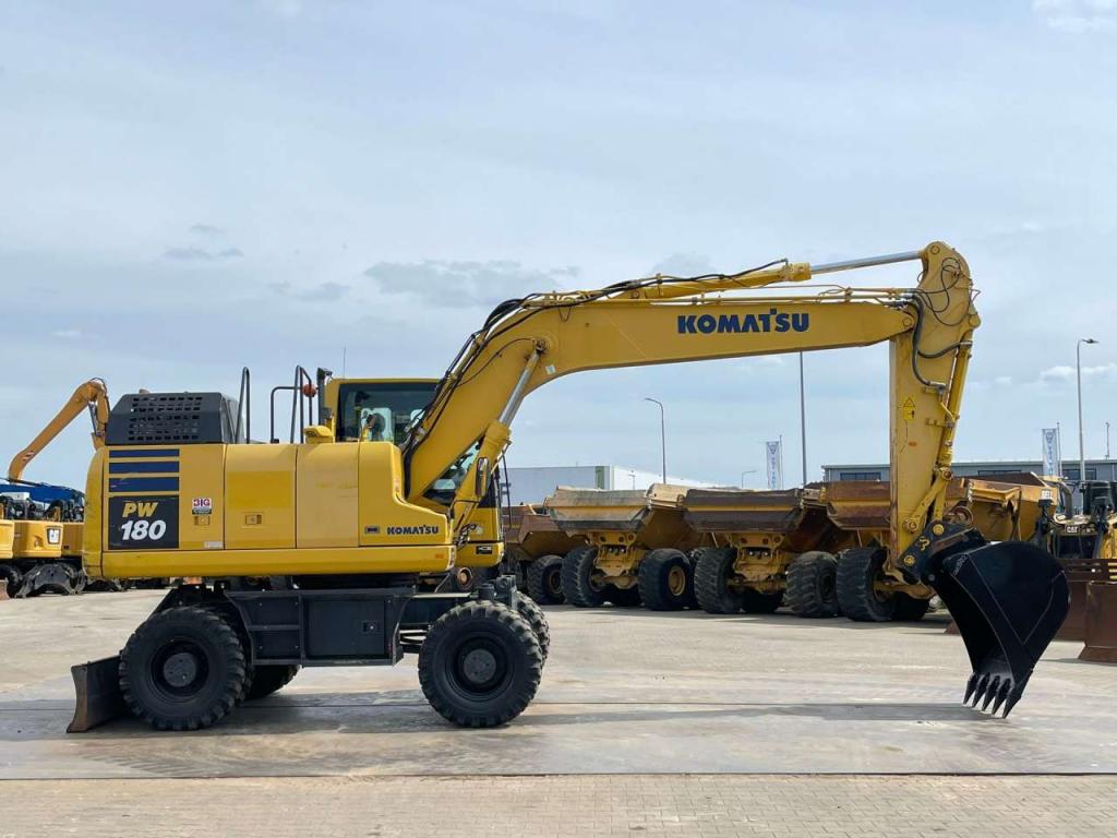 Komatsu PW180-11 Photo 6