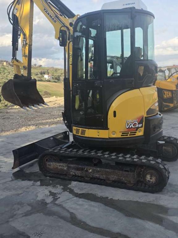 Yanmar VIO38 Photo 8