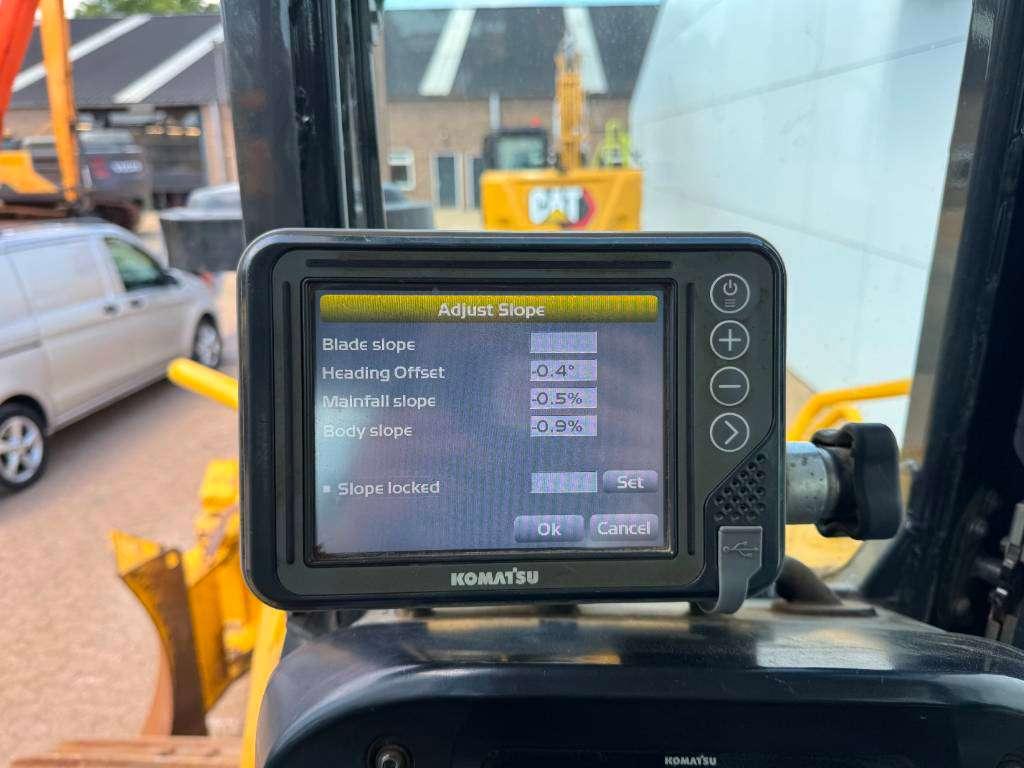Komatsu D61PXi-24 - GPS System / Folding Blade Photo 11