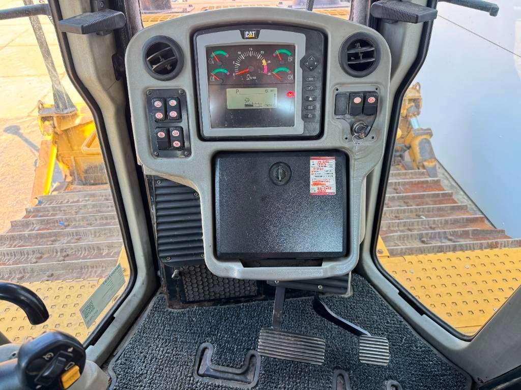 Caterpillar D6T LGP - TRIMBLE GPS SYSTEM / Auto Greasing Photo 10