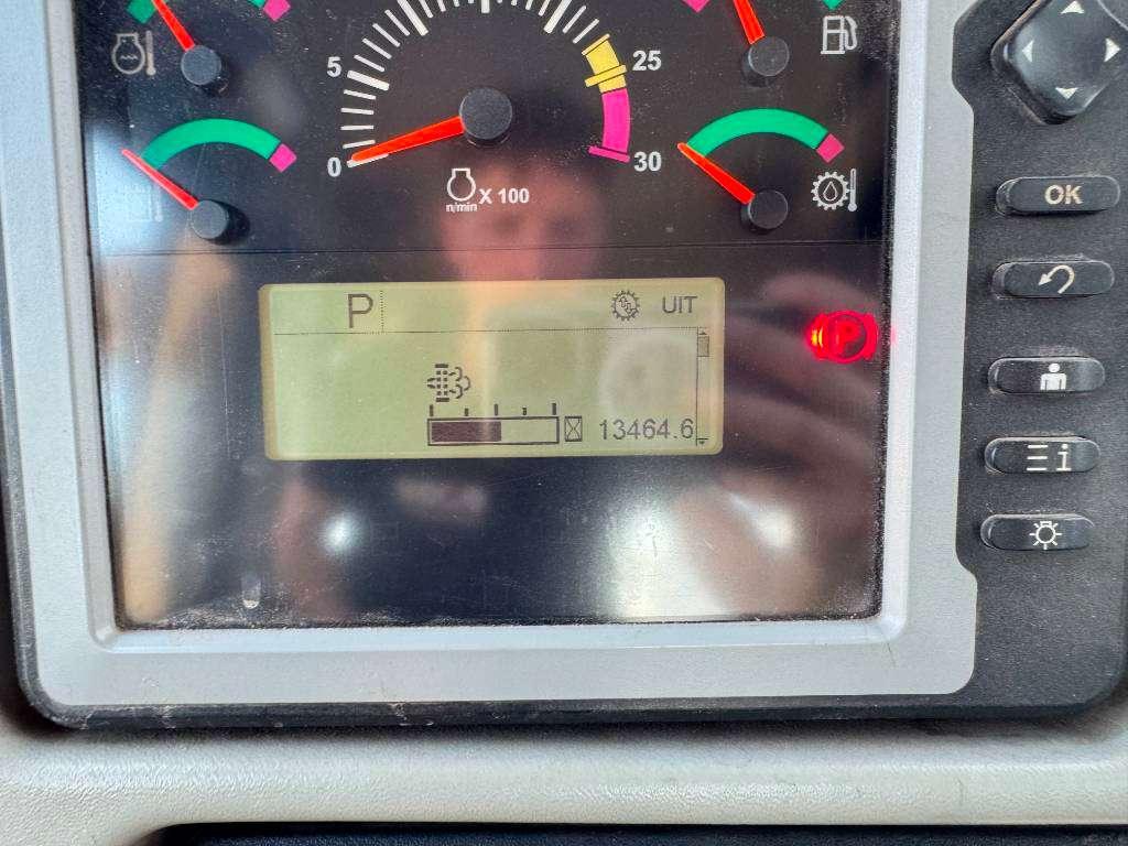 Caterpillar D6T LGP - TRIMBLE GPS SYSTEM / Auto Greasing Photo 30