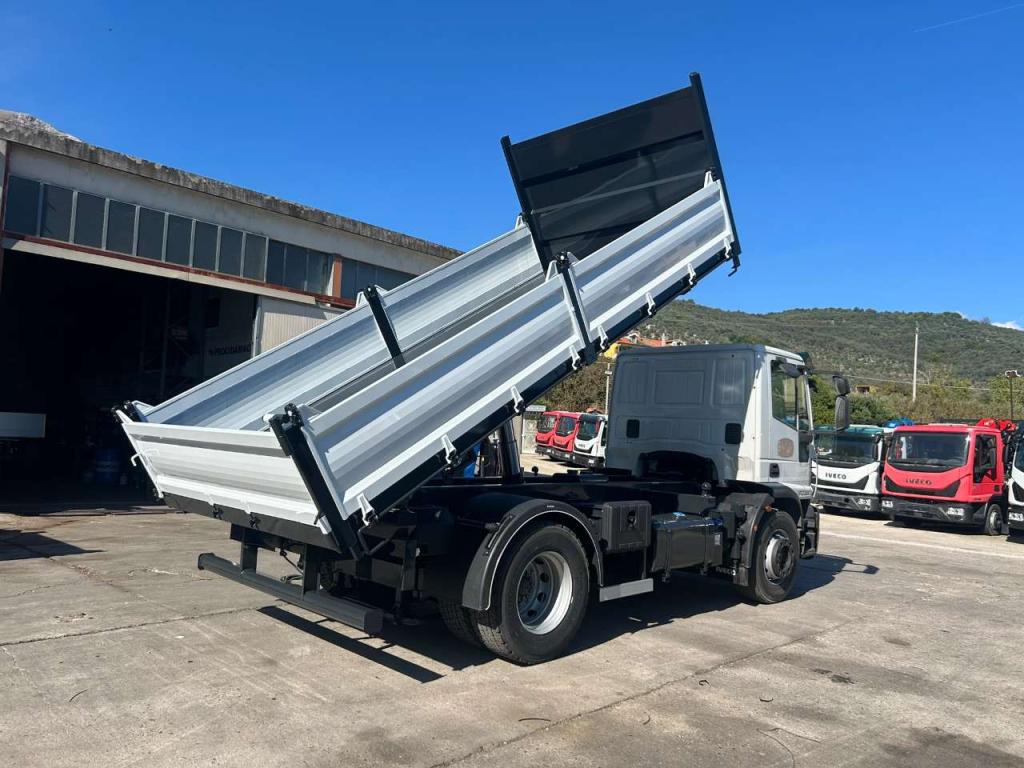 Iveco EUROCARGO 180E32 Photo 11