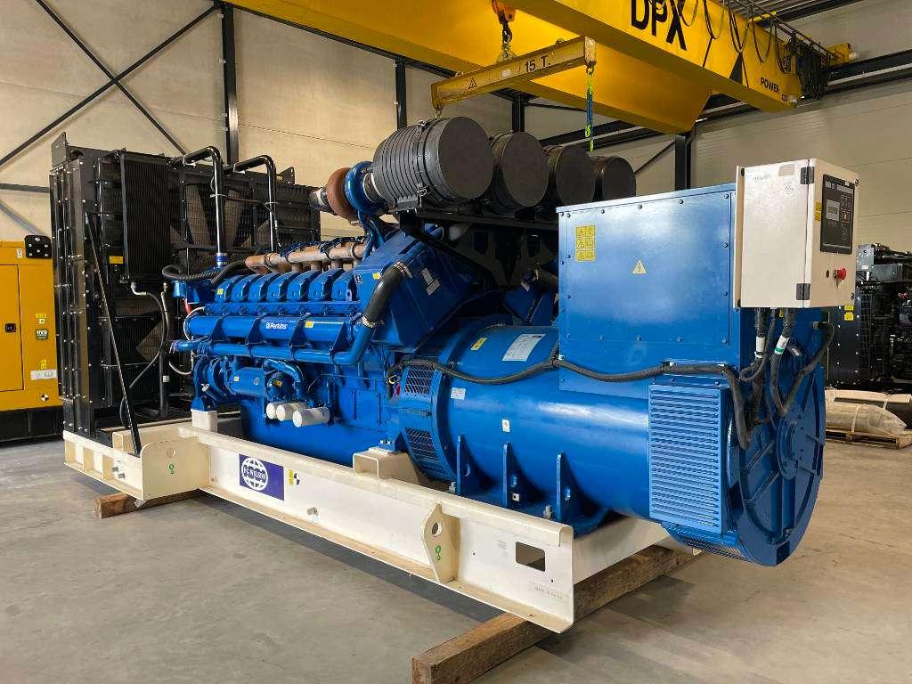 FG Wilson P2000-3 - 2000 kVA Open Genset - DPX-16033-O Photo 5