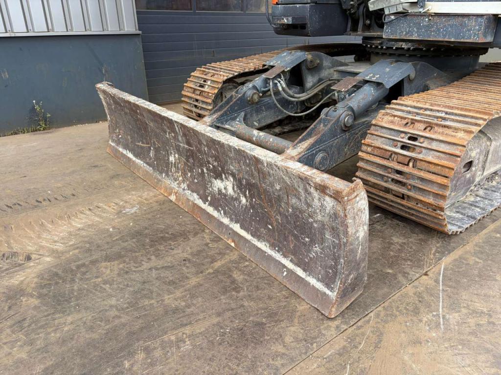 Doosan DX235LCR Photo 10