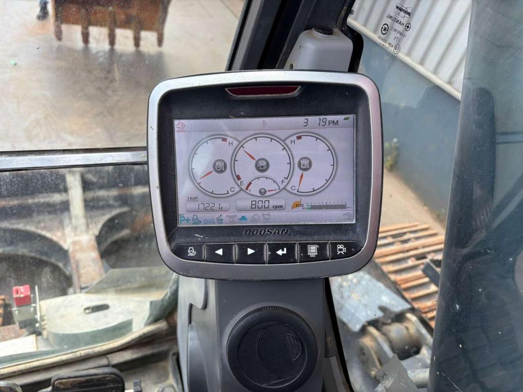 Doosan DX235LCR Photo 23