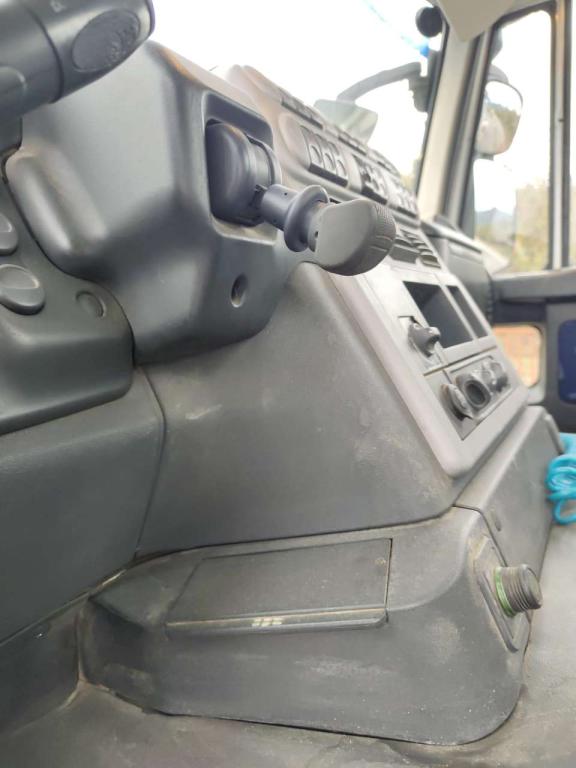 Iveco STRALIS 260S45 Photo 8
