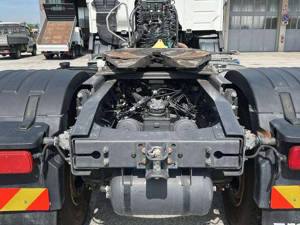 Volvo FMX420 4x4 Photo 9