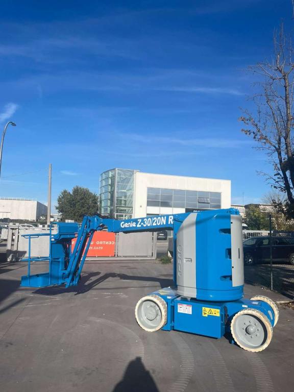 Genie Z30/20N RJ Photo 2