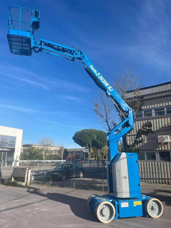 Genie Z30/20N RJ Photo 4