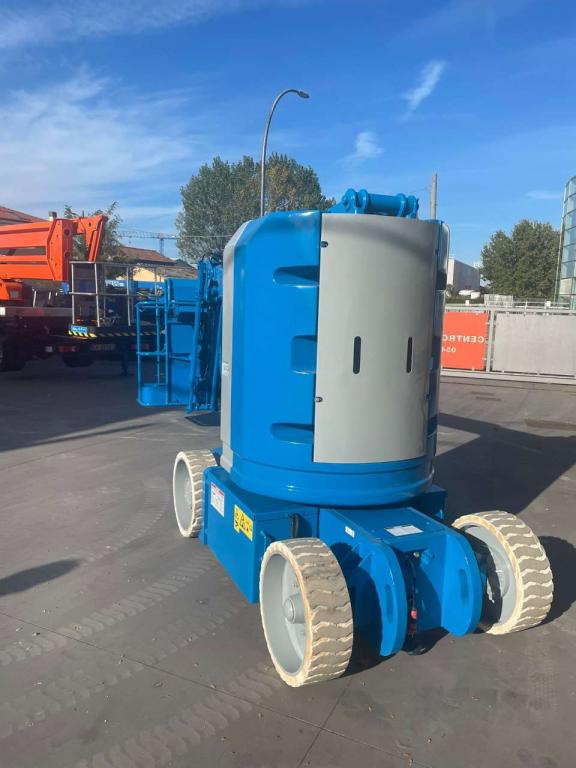 Genie Z30/20N RJ Photo 7