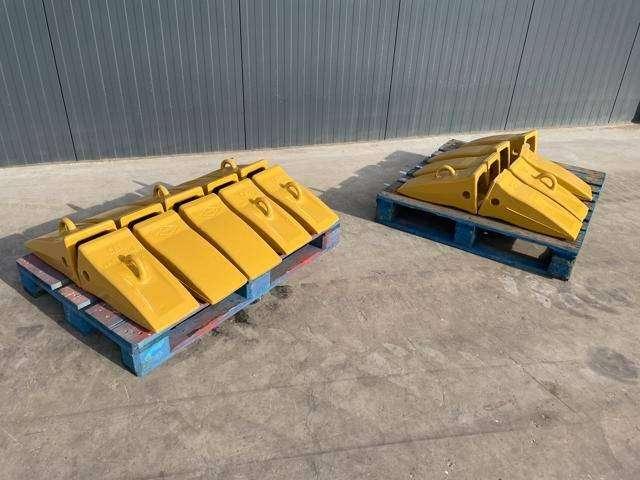 Caterpillar 365 / 374 / 385 / 390 Tips Photo 1