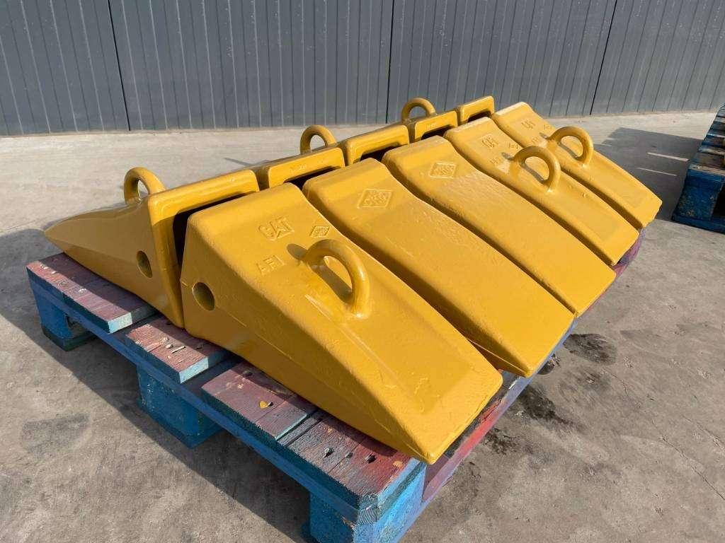 Caterpillar 365 / 374 / 385 / 390 Tips Photo 2