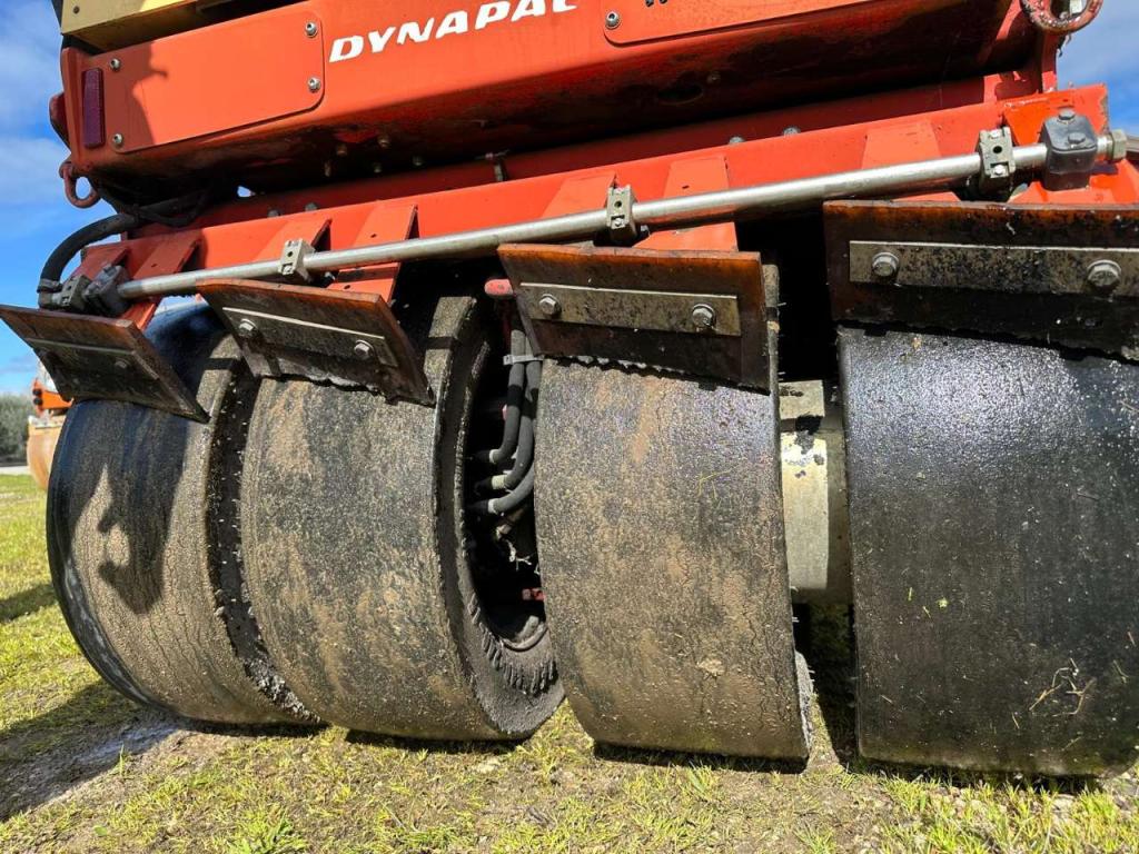 Dynapac CC1200C Photo 10