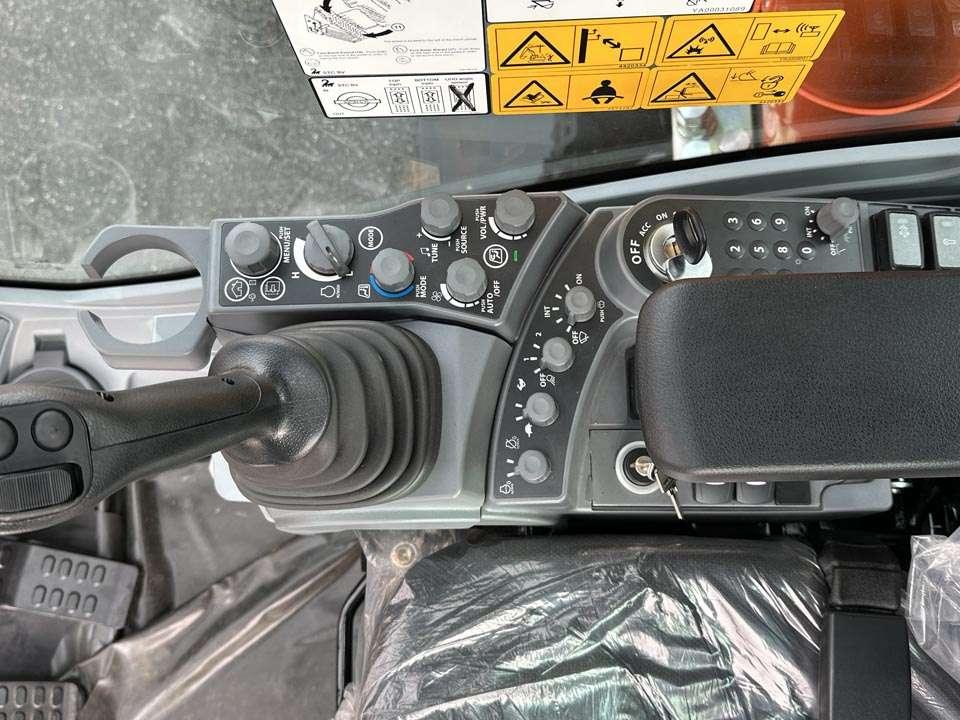 Hitachi KMC380S-7 Photo 16