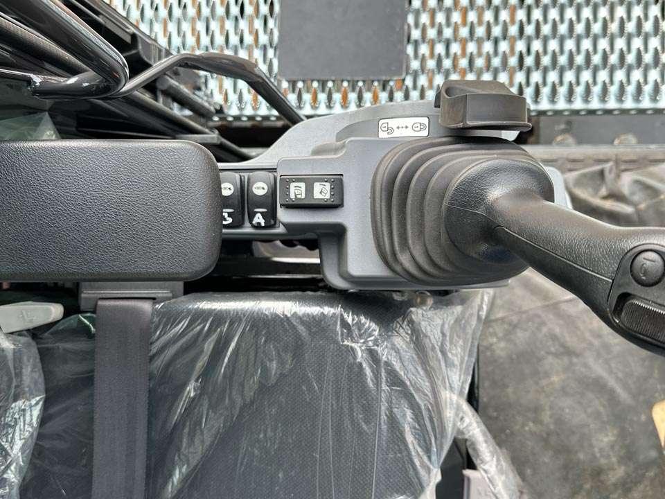 Hitachi KMC380S-7 Photo 17