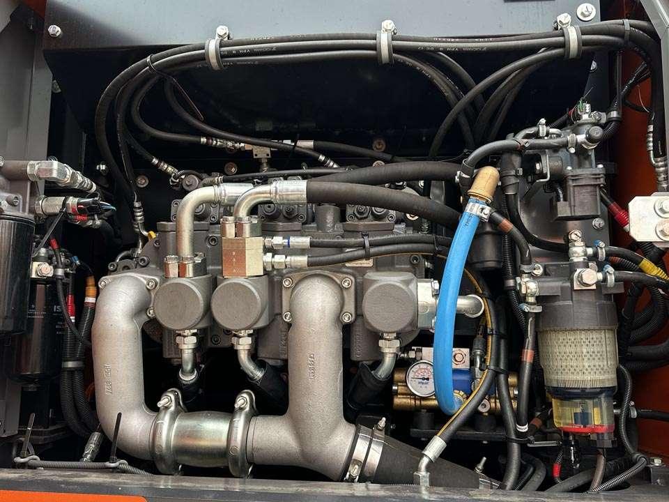 Hitachi KMC380S-7 Photo 6