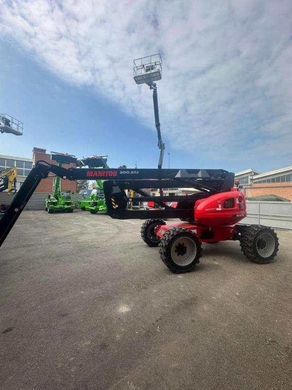 Manitou 200 ATJ Photo 9