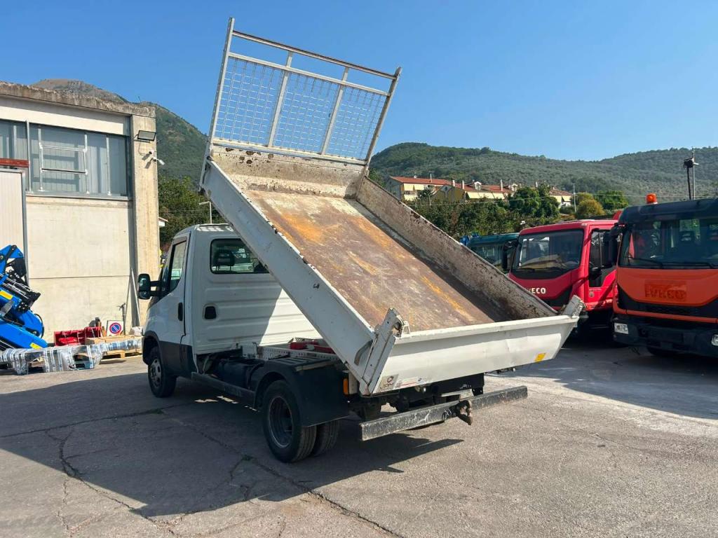 Iveco DAILY 35-110 Photo 17