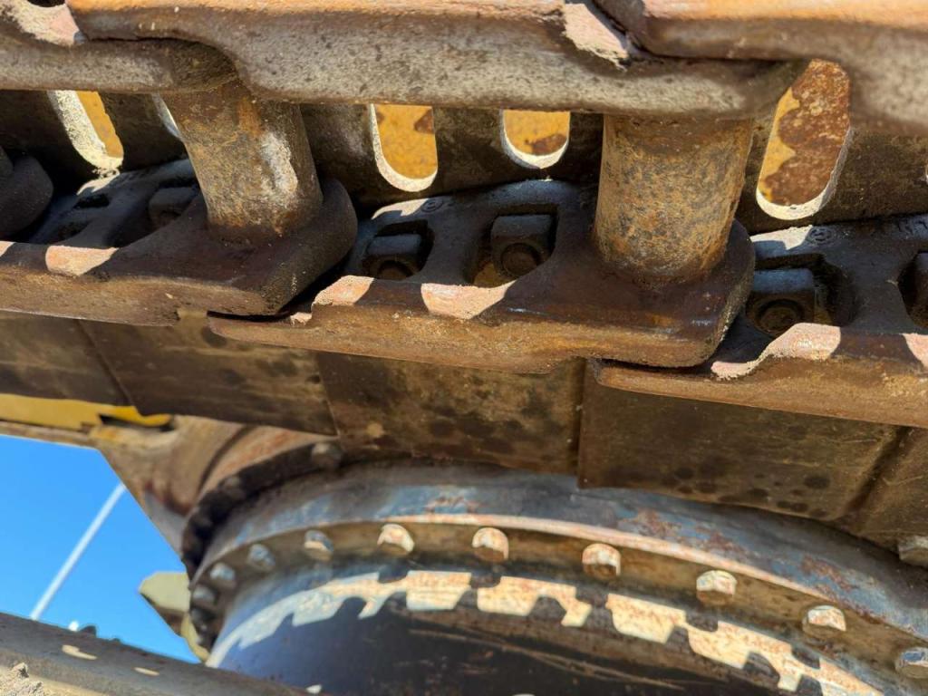 New Holland E245C Photo 13