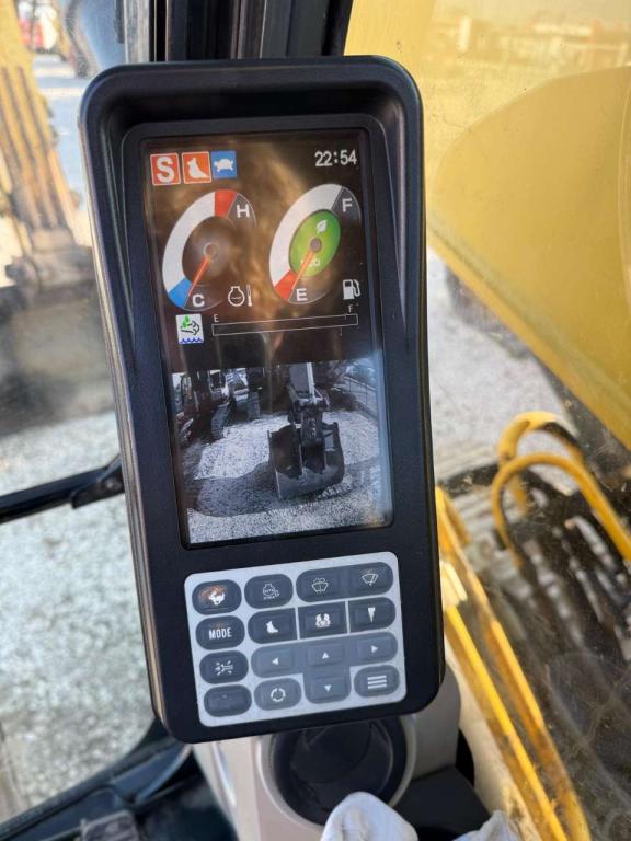 New Holland E245C Photo 8