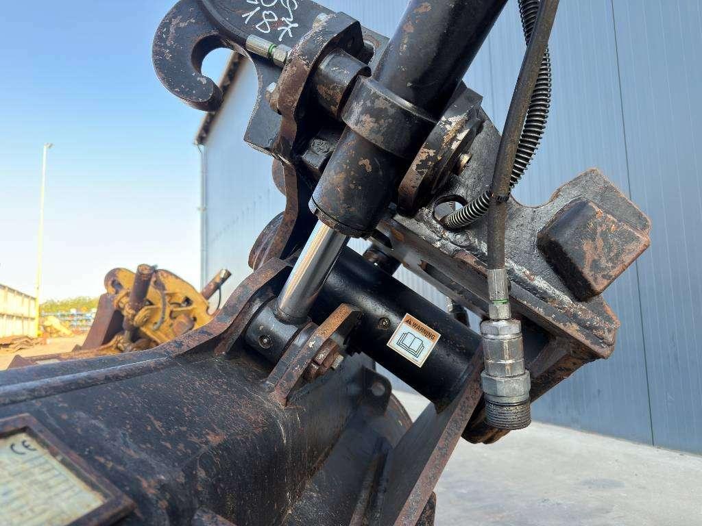 Caterpillar CW40 Photo 7