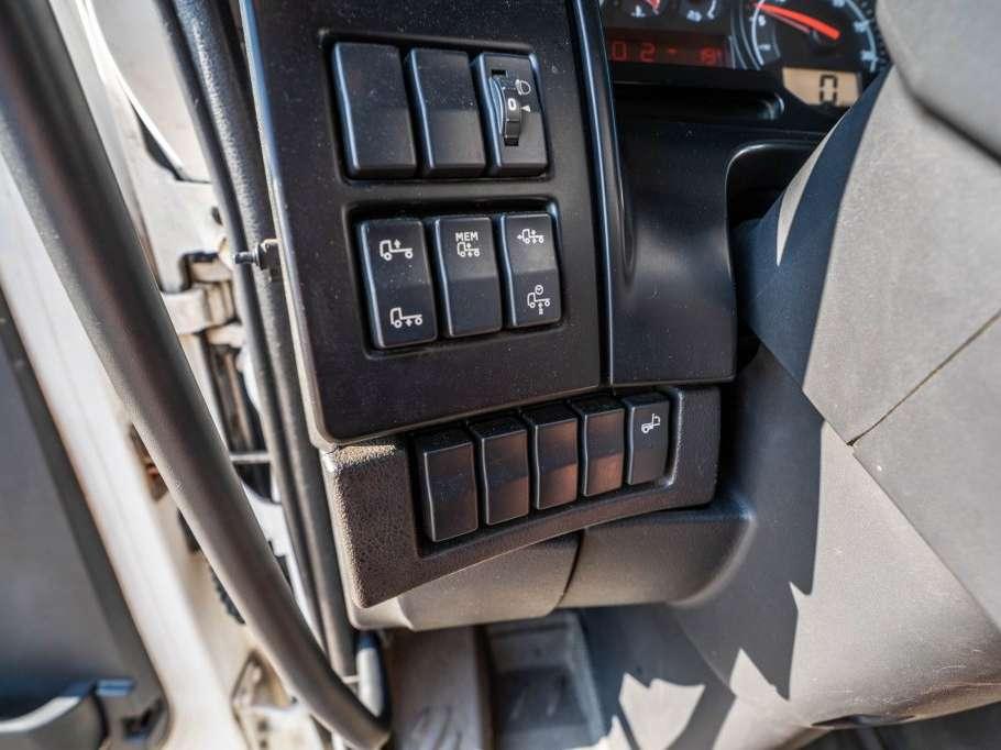 Renault D 16 WIDE 250 DXI DHOLLANDIA Photo 17