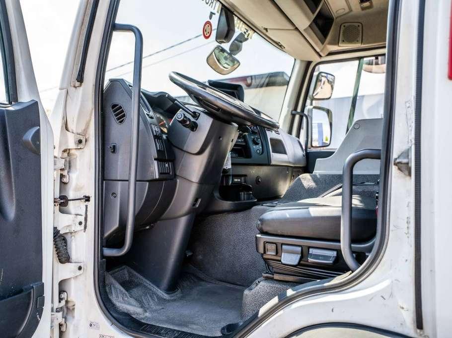 Renault D WIDE 380 DXI Photo 13