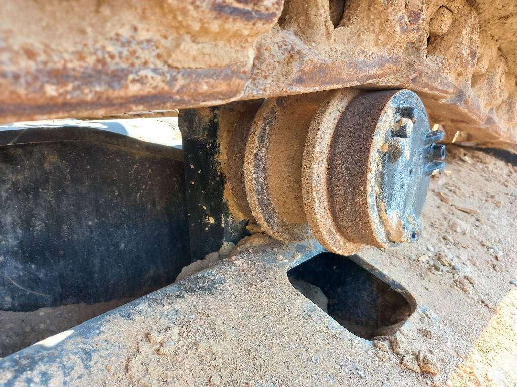 Caterpillar 350 (EXW - Abu Dhabi) Photo 16