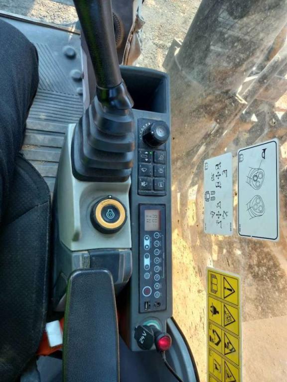 Caterpillar 350 (EXW - Abu Dhabi) Photo 23