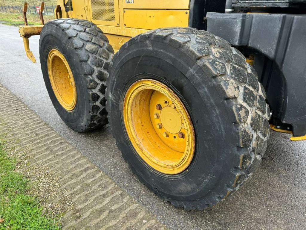 Caterpillar 140M Photo 16
