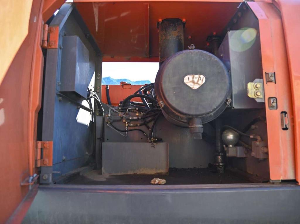 Hitachi ZX350LCN-3 Photo 13