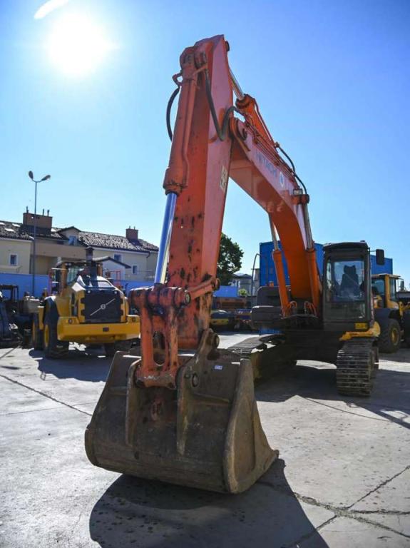Hitachi ZX350LCN-3 Photo 7