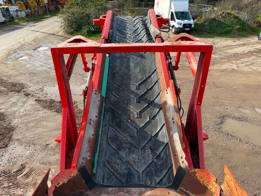 Terex - Finlay 883T - 2 Side Conveyor / Auto Greasing Photo 24