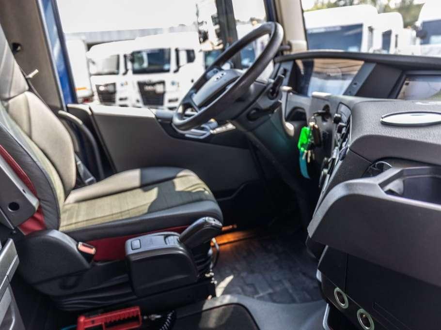 Volvo FH 420 Photo 15