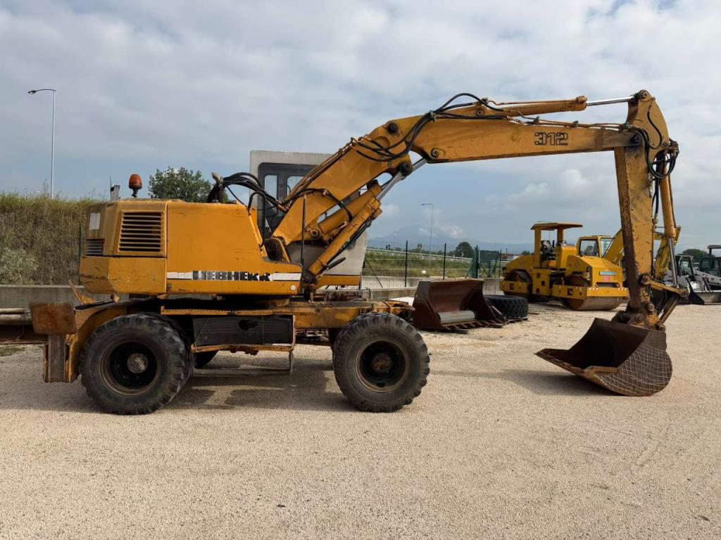 Liebherr 912 Photo 2