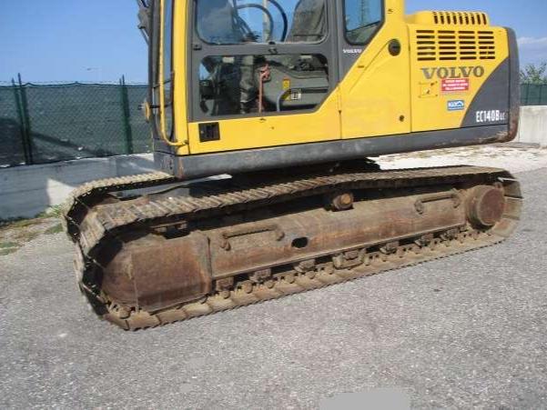 Volvo EC140B LC Photo 11