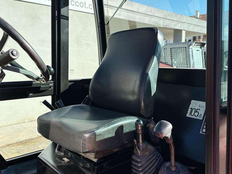 Manitou M50-4 4x4 Photo 16