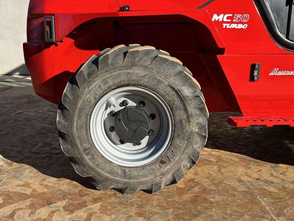 Manitou M50-4 4x4 Photo 5