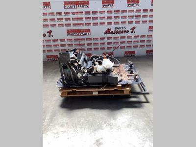 Base de cabine pour Hitachi EX 135 en vente par Massucco T. Srl Area Ricambi