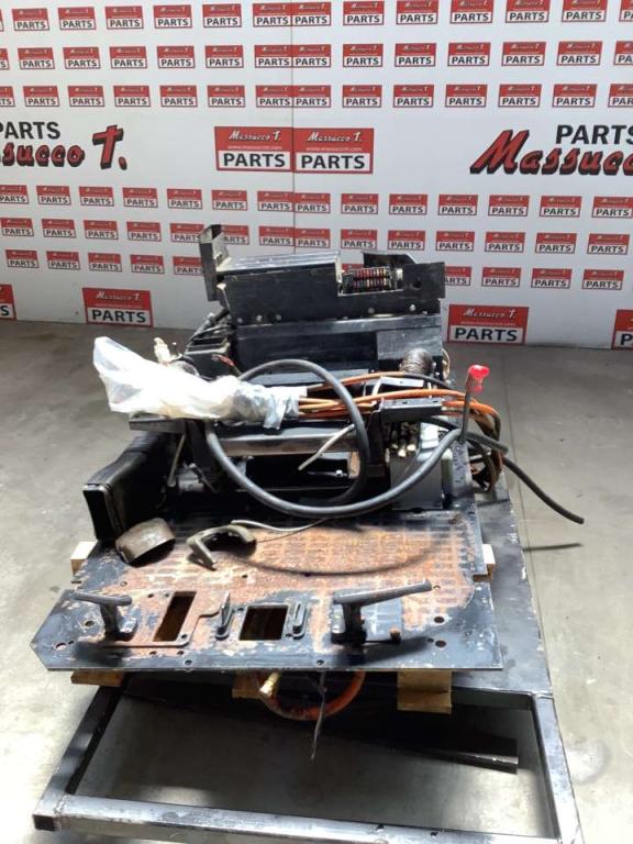 Base de cabine pour Hitachi EX 135 Photo 4